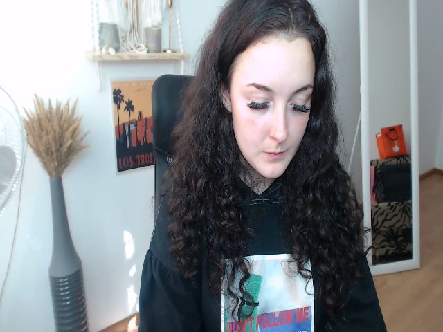 Live sex webcam photo for GloriaSparks #269094162