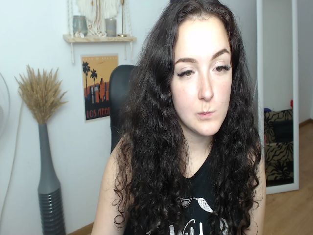 Live sex webcam photo for GloriaSparks #269104356