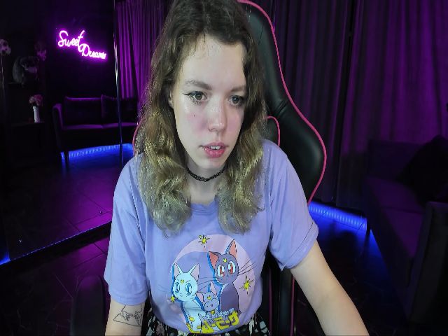 Live sex webcam photo for ClancyOsborne #269102761