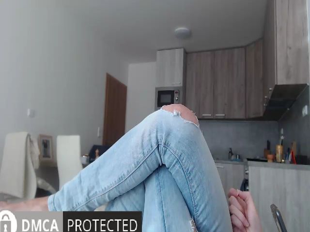 Live sex webcam photo for Jennybadgirl #269092549