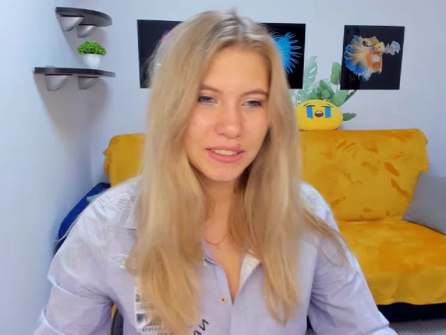 Live sex webcam photo for BrownieFay #269099142