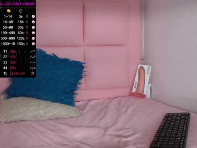 Live sex webcam photo for alexandra-70 #269102083