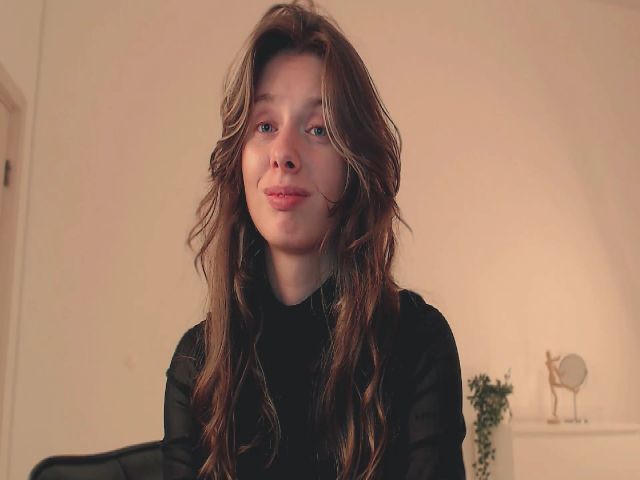 Live sex webcam photo for MelodyKeyy #269106341