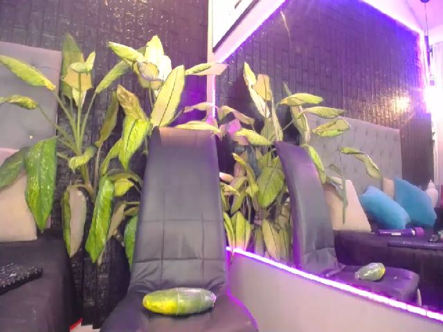 Live sex webcam photo for Ayisha_ #269103277