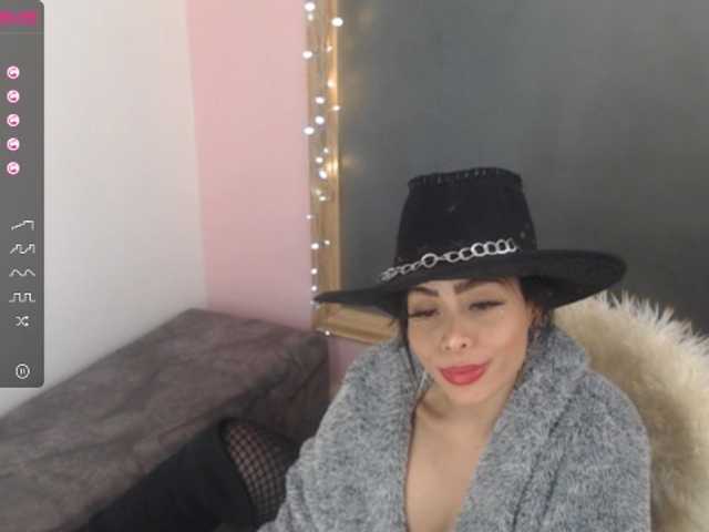 Live sex webcam photo for AgathaFiore #269086504