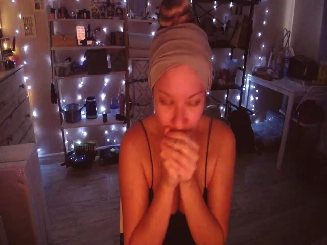Live sex webcam photo for PopNPickles #269097079