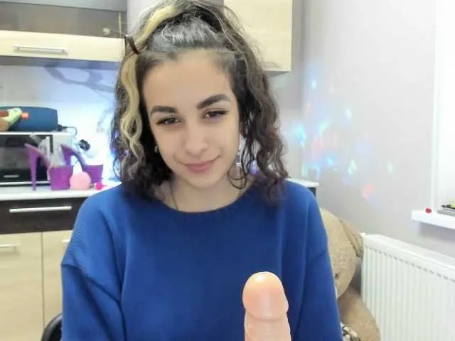 Live sex webcam photo for BellaScatte #269101557