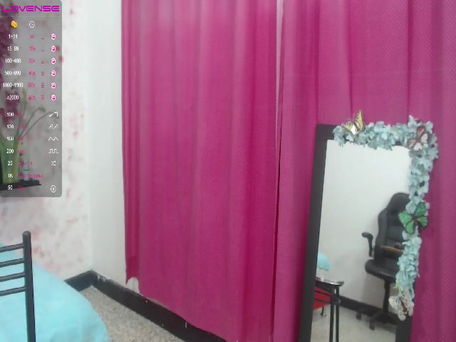 Live sex webcam photo for Alejandra_06 #269088192