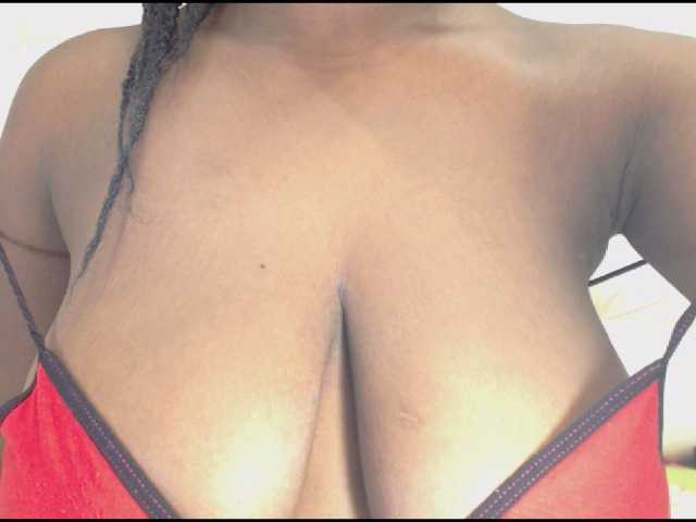 Live sex webcam photo for ariannabrunet #269101368