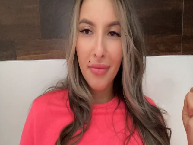 Live sex webcam photo for kiss_kiss_ #269088420