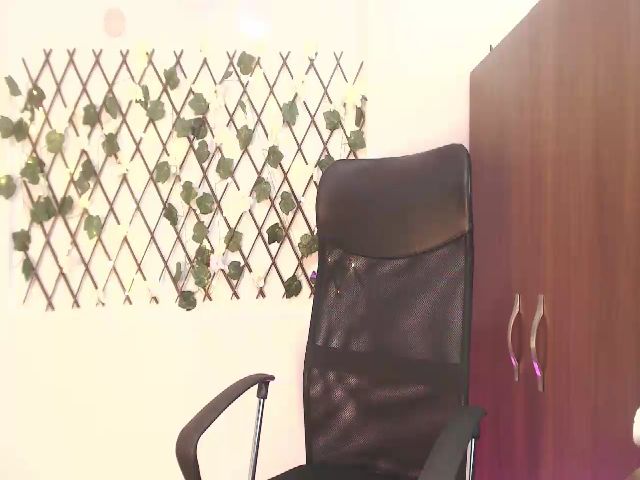 Live sex webcam photo for gretaxxoo #269104229