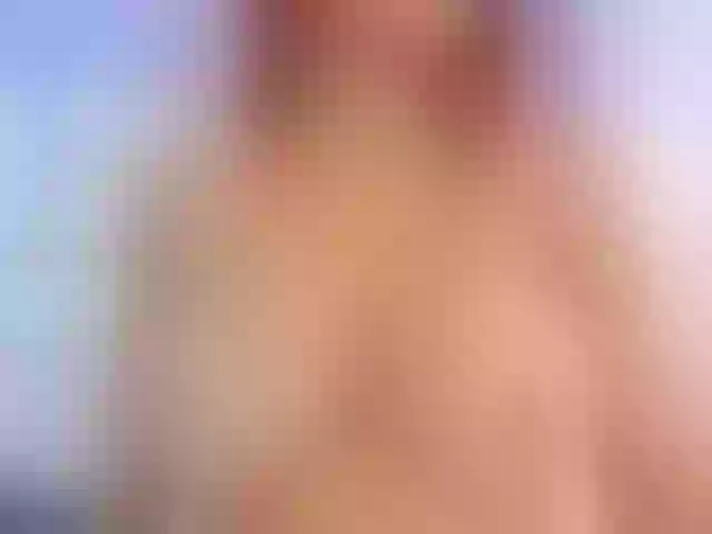 Live sex webcam photo for RoseValcke #269100403