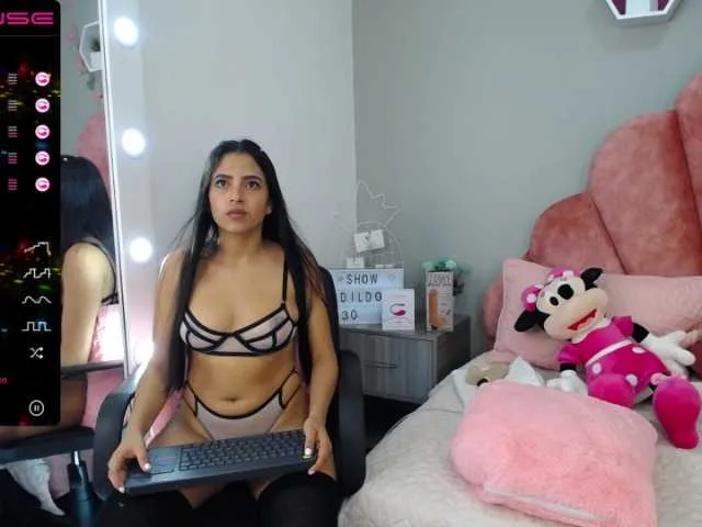 Live sex webcam photo for kitty-layton #269085306