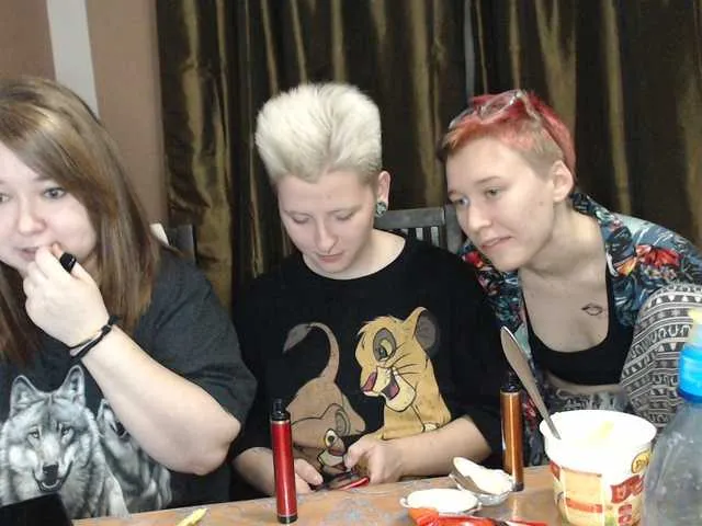 Live sex webcam photo for BugaGirls #269122447