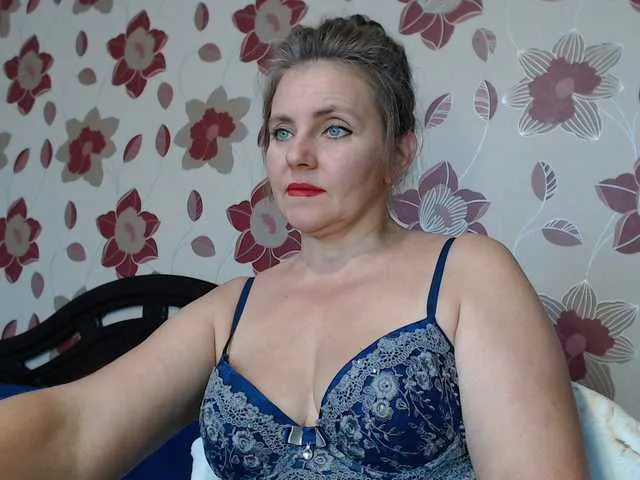 Live sex webcam photo for -Alyonushka- #269117576