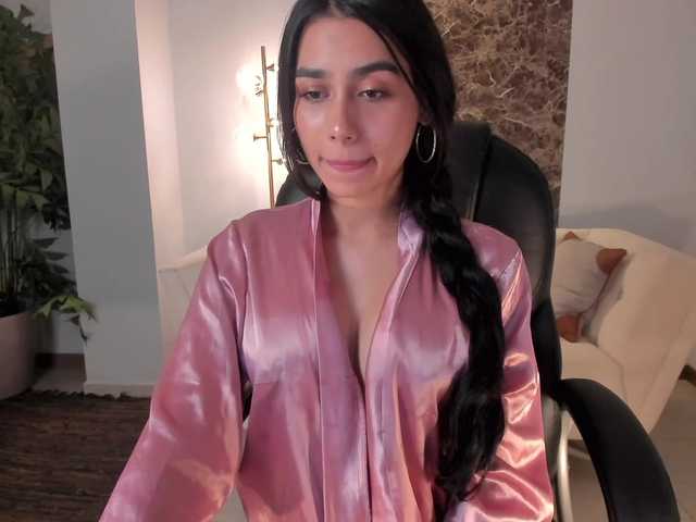 Live sex webcam photo for EllieMitchell #287929308