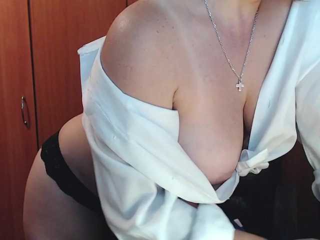 Live sex webcam photo for -SexyMilf- #269122522