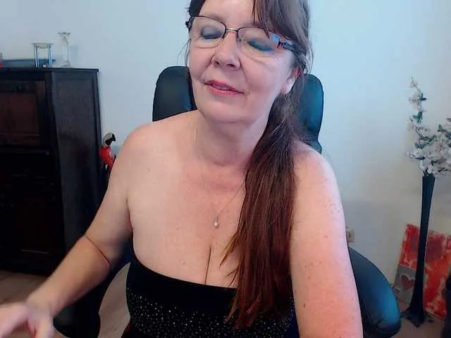 Live sex webcam photo for xmilfx #269117328