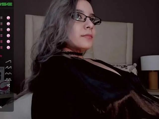 Live sex webcam photo for LilithMystic #269123133