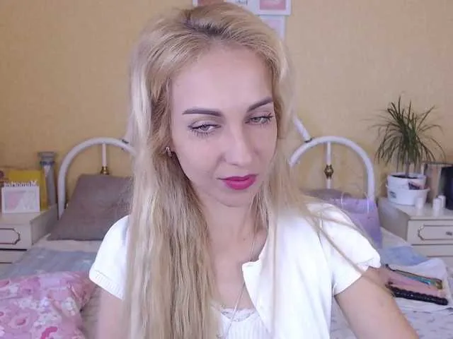 Live sex webcam photo for AdelinJensen #269113633