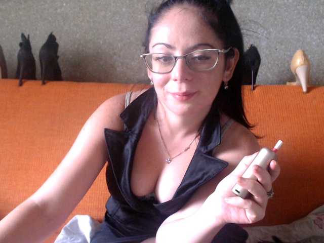 Live sex webcam photo for goddess-kenya #269118386