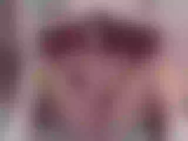 Live sex webcam photo for RoussMeyers #269113434