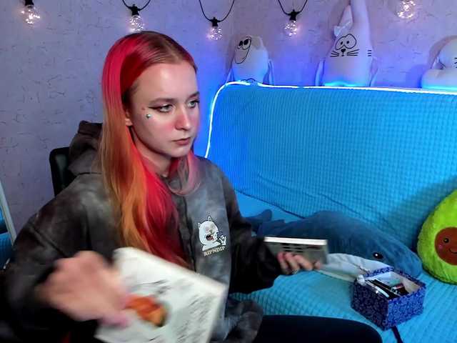 Live sex webcam photo for KiraLiLime #287990115