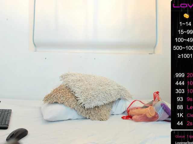 Live sex webcam photo for selenemilf #269124181