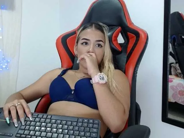 Live sex webcam photo for adri14-1 #269113456