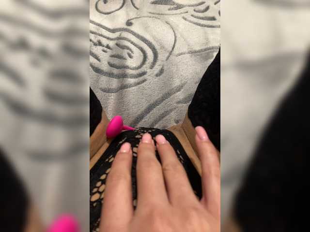 Live sex webcam photo for LolaSyde #269117287