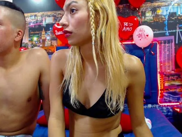Live sex webcam photo for SaraTommy #269113036