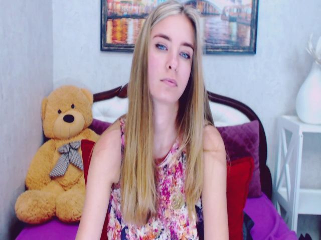 Live sex webcam photo for RossandaShy #269115763