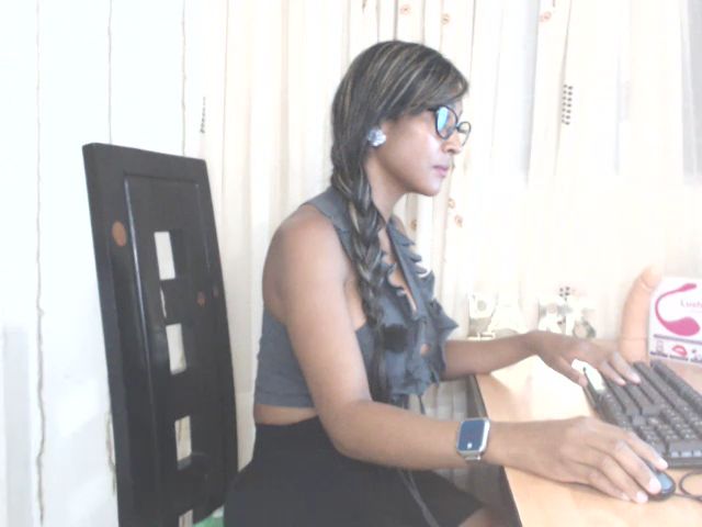 Live sex webcam photo for sophiiaaxx #269109223