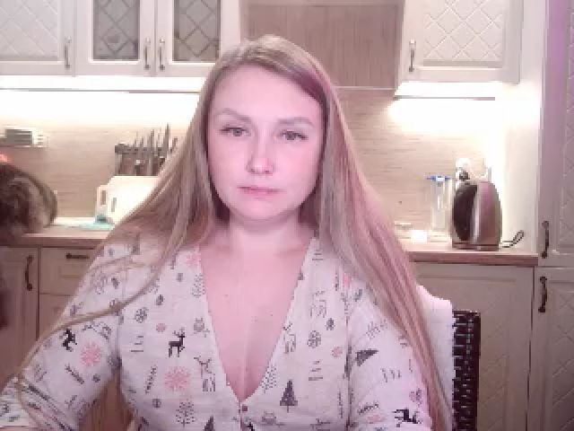 Live sex webcam photo for JaneGrey111 #269124658