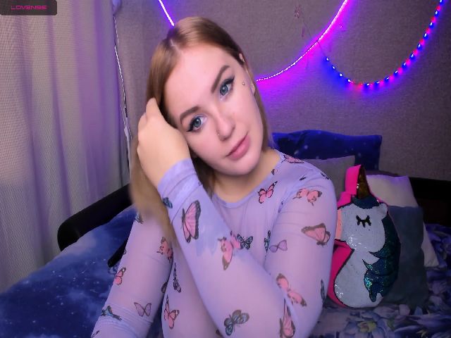 Live sex webcam photo for AiryHiss #269114565