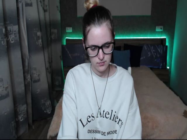 Live sex webcam photo for Ella_Hudson #269124975