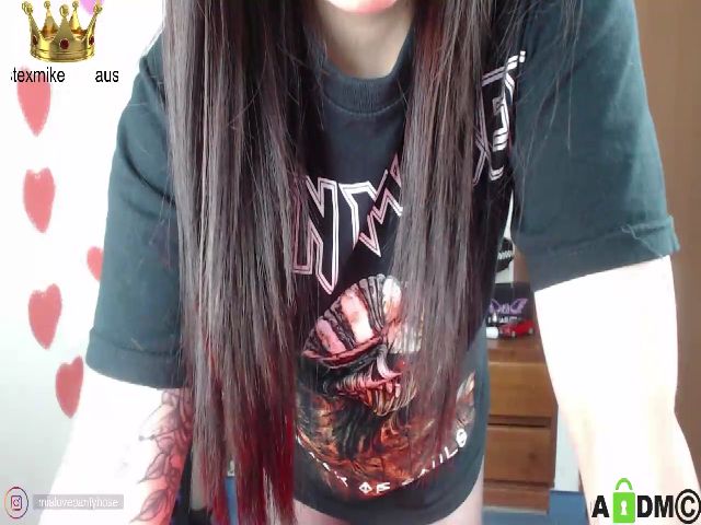 Live sex webcam photo for Miahot21 #269127328