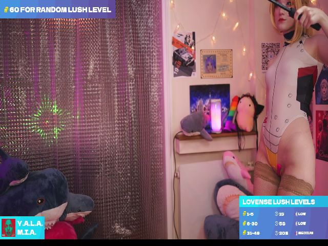 Live sex webcam photo for Annie_may_ #269120270