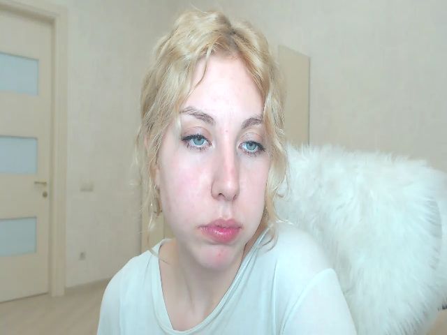 Live sex webcam photo for MollyDiamond1 #269124422