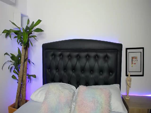 Live sex webcam photo for Mairerf #269126048