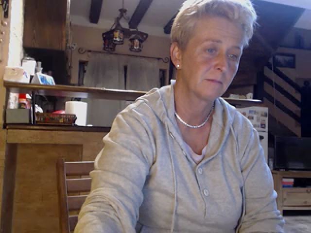 Live sex webcam photo for PinkLillyRose #269121788