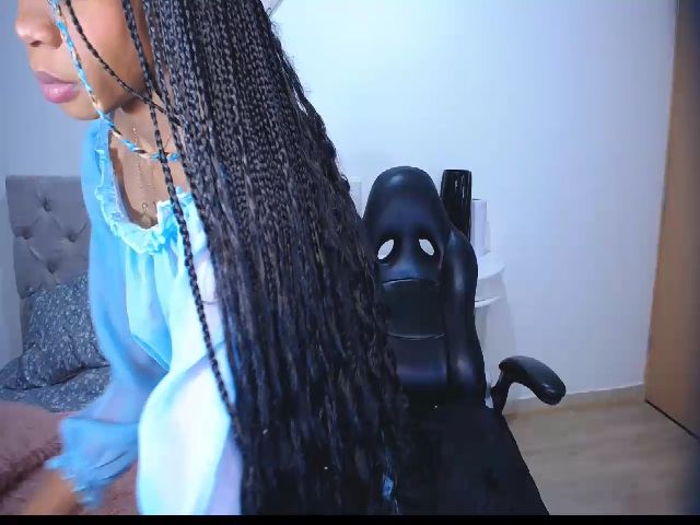 Live sex webcam photo for Aria_brown_ #269121432