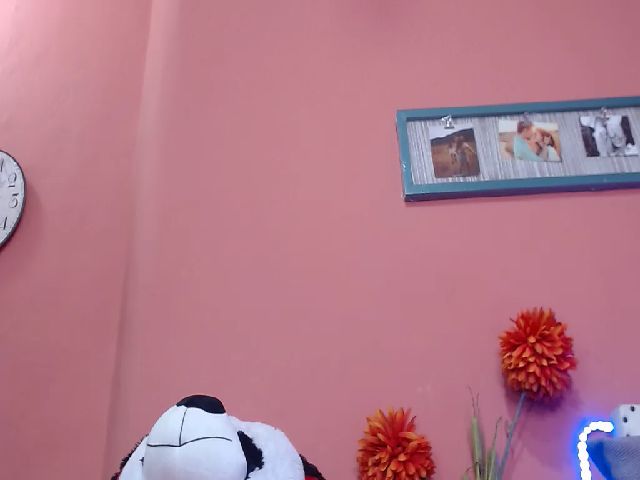 Live sex webcam photo for Victoria_flr #269108874