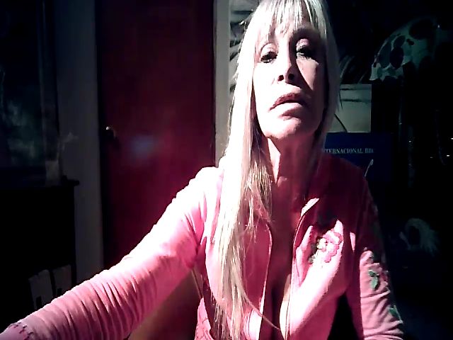 Live sex webcam photo for Latinablond7 #269107764