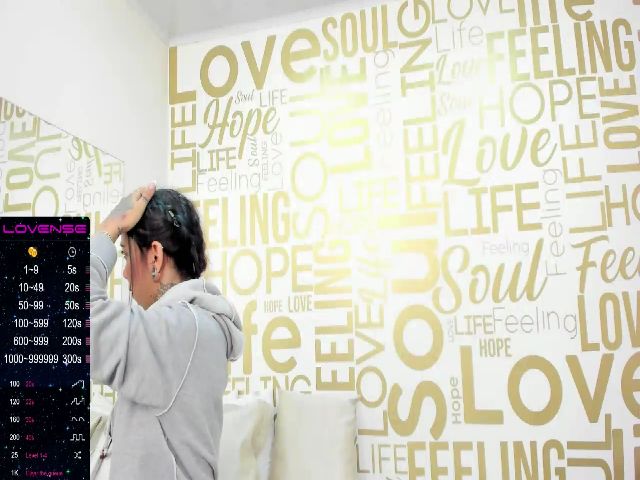 Live sex webcam photo for VioletaRoux #269111433