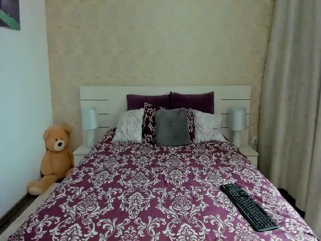 Live sex webcam photo for Yamyra #269119111