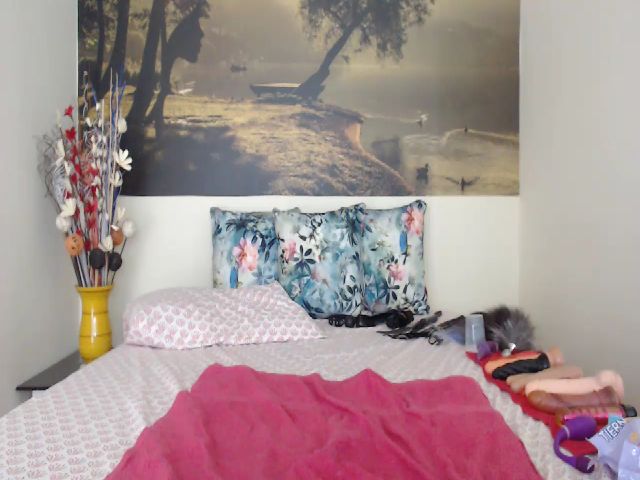 Live sex webcam photo for AikoTailor #287876706