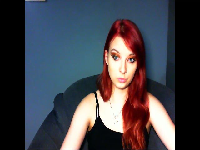 Live sex webcam photo for VirginLuna18 #269121362