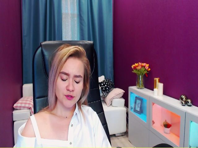 Live sex webcam photo for Kara_Smith #269110739