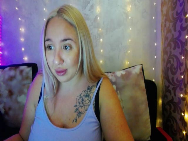 Live sex webcam photo for VCutiexxx #269127560